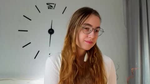 Molly online show from November 30, 6:12 pm