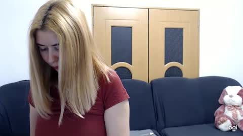 dianasmiey7 online show from February 17, 9:35 am