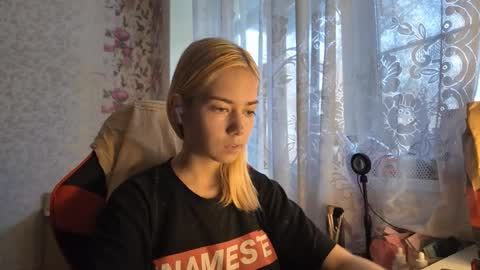 dinorahmroczkowski online show from October 17, 9:23 am