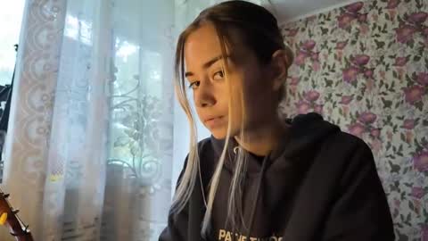 dinorahmroczkowski online show from September 12, 9:07 am