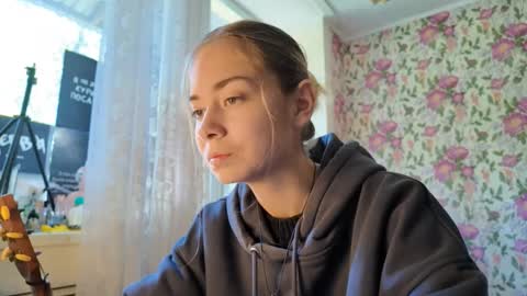 dinorahmroczkowski online show from September 15, 7:49 am