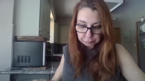 Snapshot of dirtydaisylou chatting on January 22, 7:34 pm Daisy online show from January 22, 7:34 pm