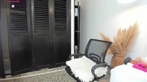 Snapshot of dirtygril chatting on September 30, 6:57 pm Angelica online show from September 30, 6:57 pm