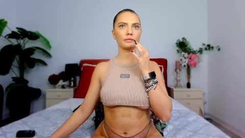 Chloe online show from November 5, 10:31 am