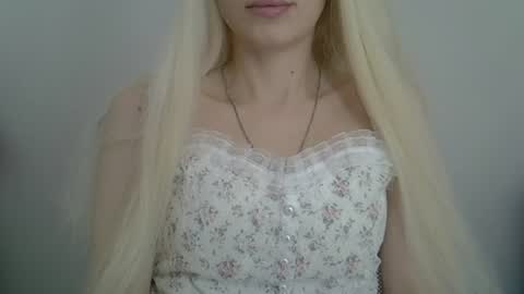 DitaMilton online show from August 8, 10:12 am
