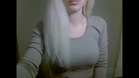 DitaMilton online show from September 30, 7:52 pm