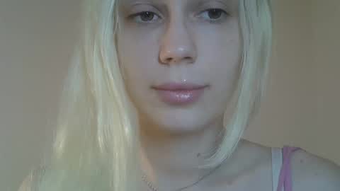 DitaReVirax online show from March 18, 8:25 pm