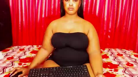 divinebooty93 online show from April 13, 10:38 am