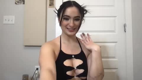 Divine Hips online show from January 12, 5:01 pm