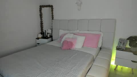 doll_oriana online show from March 30, 7:46 pm