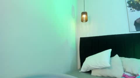 Call me Zoe  online show from April 9, 5:43 am