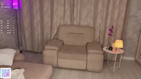 Emilia online show from November 27, 4:48 am