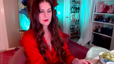 Snapshot of dommetomorrow chatting on October 5, 1:10 am DommeTomorrow online show from October 5, 1:10 am