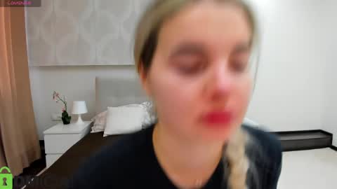 Donna On GMT2 Mon-Fri 3-9 AM online show from April 20, 1:08 am