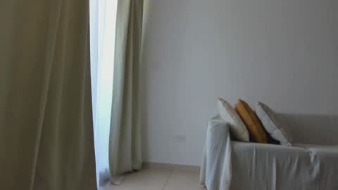 Donatella online show from December 11, 12:02 pm