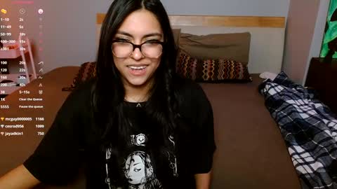 DontBeMina online show from December 23, 11:47 am