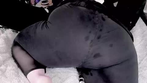 Snapshot of doomednympho chatting on March 12, 6:43 pm DOOM online show from March 12, 6:43 pm