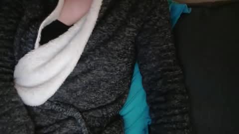Snapshot of douce_elsa chatting on February 12, 6:09 pm Douce Elsa online show from February 12, 6:09 pm
