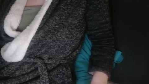 Snapshot of douce_elsa chatting on December 30, 10:12 pm Douce Elsa online show from December 30, 10:12 pm