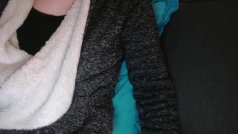 Snapshot of douce_elsa chatting on January 19, 4:57 pm Douce Elsa online show from January 19, 4:57 pm