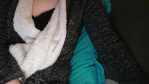 Snapshot of douce_elsa chatting on January 7, 6:35 pm Douce Elsa online show from January 7, 6:35 pm