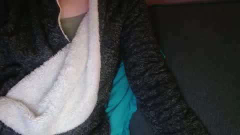 Snapshot of douce_elsa chatting on February 4, 6:27 pm Douce Elsa online show from February 4, 6:27 pm