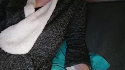 Snapshot of douce_elsa chatting on December 26, 10:31 pm Douce Elsa online show from December 26, 10:31 pm