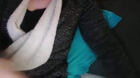 Snapshot of douce_elsa chatting on February 17, 6:17 pm Douce Elsa online show from February 17, 6:17 pm
