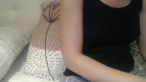 Snapshot of douce_elsa chatting on September 21, 8:18 pm Douce Elsa online show from September 21, 8:18 pm