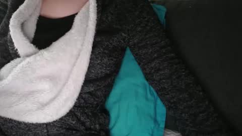 Snapshot of douce_elsa chatting on February 2, 4:22 pm Douce Elsa online show from February 2, 4:22 pm