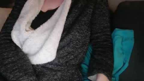 Snapshot of douce_elsa chatting on January 3, 6:46 pm Douce Elsa online show from January 3, 6:46 pm