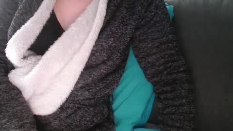 Snapshot of douce_elsa chatting on February 23, 11:47 am Douce Elsa online show from February 23, 11:47 am