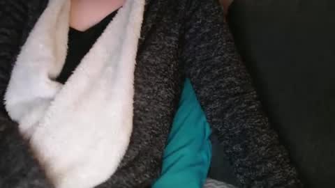 Snapshot of douce_elsa chatting on January 5, 9:25 pm Douce Elsa online show from January 5, 9:25 pm