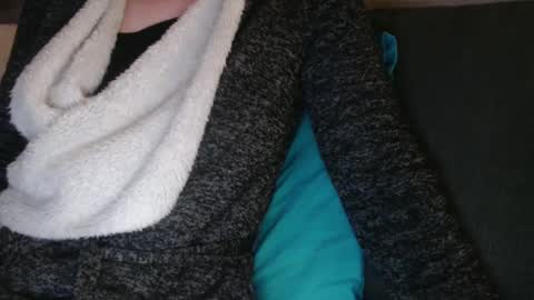 Snapshot of douce_elsa chatting on January 10, 5:13 pm Douce Elsa online show from January 10, 5:13 pm