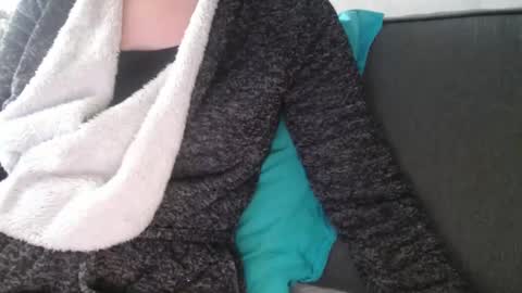 Snapshot of douce_elsa chatting on February 15, 10:55 am Douce Elsa online show from February 15, 10:55 am