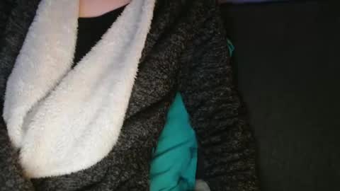 Snapshot of douce_elsa chatting on February 3, 6:28 pm Douce Elsa online show from February 3, 6:28 pm