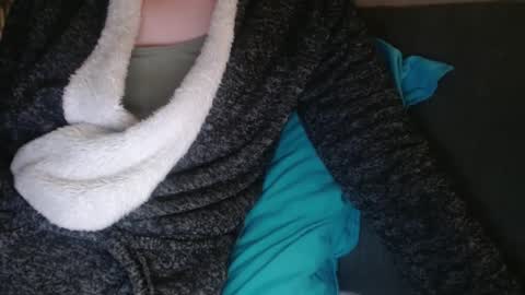 Snapshot of douce_elsa chatting on February 5, 6:26 pm Douce Elsa online show from February 5, 6:26 pm