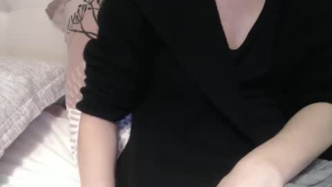 Snapshot of douce_elsa chatting on September 26, 7:55 pm Douce Elsa online show from September 26, 7:55 pm