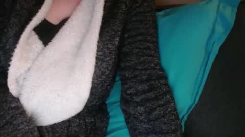 Snapshot of douce_elsa chatting on February 15, 10:00 pm Douce Elsa online show from February 15, 10:00 pm