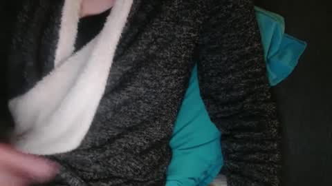 Snapshot of douce_elsa chatting on February 19, 6:43 pm Douce Elsa online show from February 19, 6:43 pm