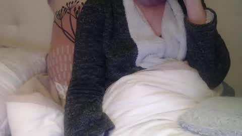 Snapshot of douce_elsa chatting on January 14, 9:41 pm Douce Elsa online show from January 14, 9:41 pm