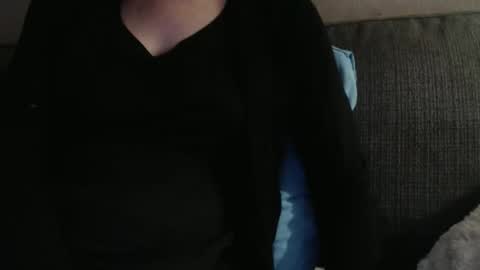 Snapshot of douce_elsa chatting on September 23, 8:40 pm Douce Elsa online show from September 23, 8:40 pm