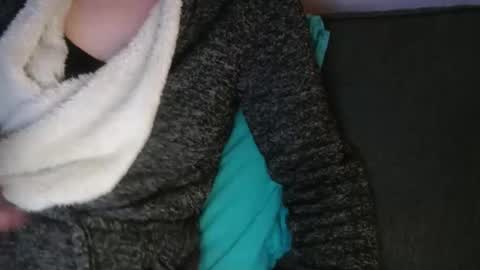 Snapshot of douce_elsa chatting on February 13, 6:05 pm Douce Elsa online show from February 13, 6:05 pm