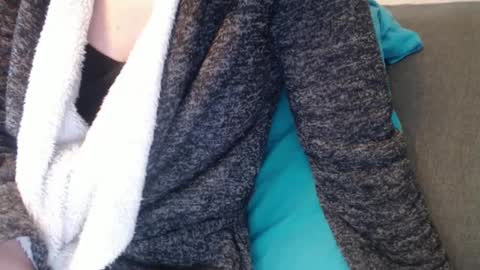 Snapshot of douce_elsa chatting on January 1, 11:38 am Douce Elsa online show from January 1, 11:38 am