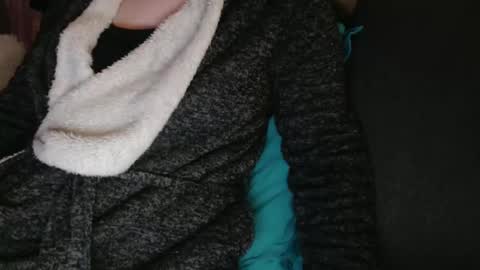 Snapshot of douce_elsa chatting on January 20, 6:10 pm Douce Elsa online show from January 20, 6:10 pm