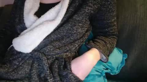 Snapshot of douce_elsa chatting on January 24, 6:35 pm Douce Elsa online show from January 24, 6:35 pm