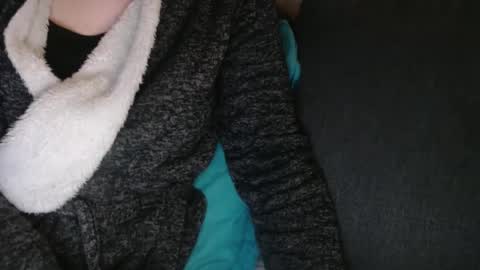 Snapshot of douce_elsa chatting on January 31, 6:36 pm Douce Elsa online show from January 31, 6:36 pm