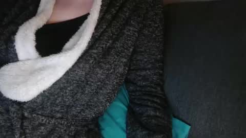 Snapshot of douce_elsa chatting on January 13, 6:38 pm Douce Elsa online show from January 13, 6:38 pm