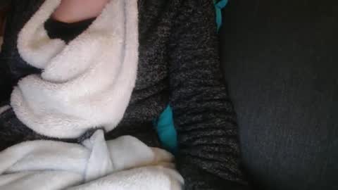 Snapshot of douce_elsa chatting on January 16, 9:19 pm Douce Elsa online show from January 16, 9:19 pm
