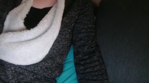 Snapshot of douce_elsa chatting on January 11, 10:18 pm Douce Elsa online show from January 11, 10:18 pm